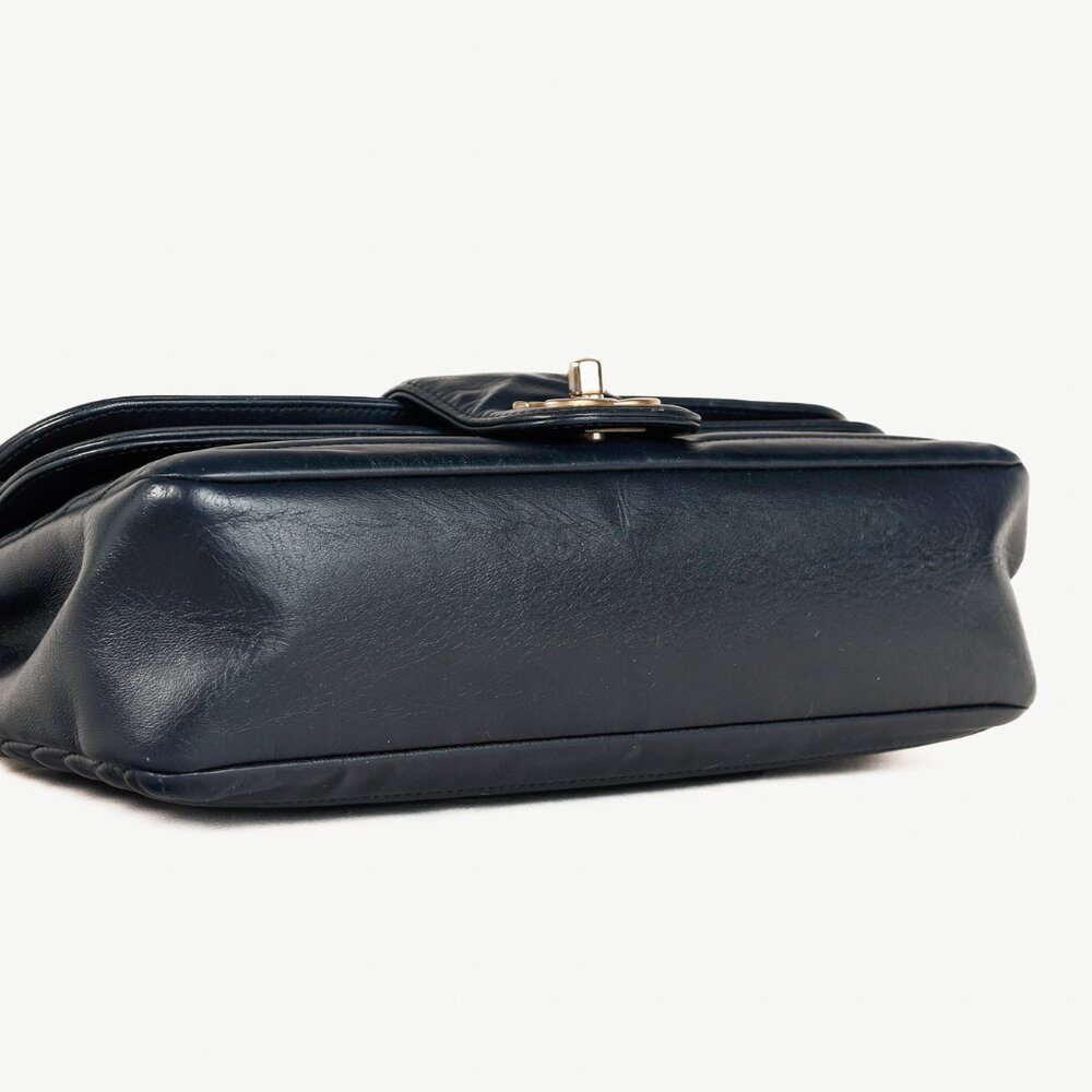 Chanel Vintage Mademoiselle Midnight-Blue Horizontal-Quilt Flap Bag - Picture 5 of 16